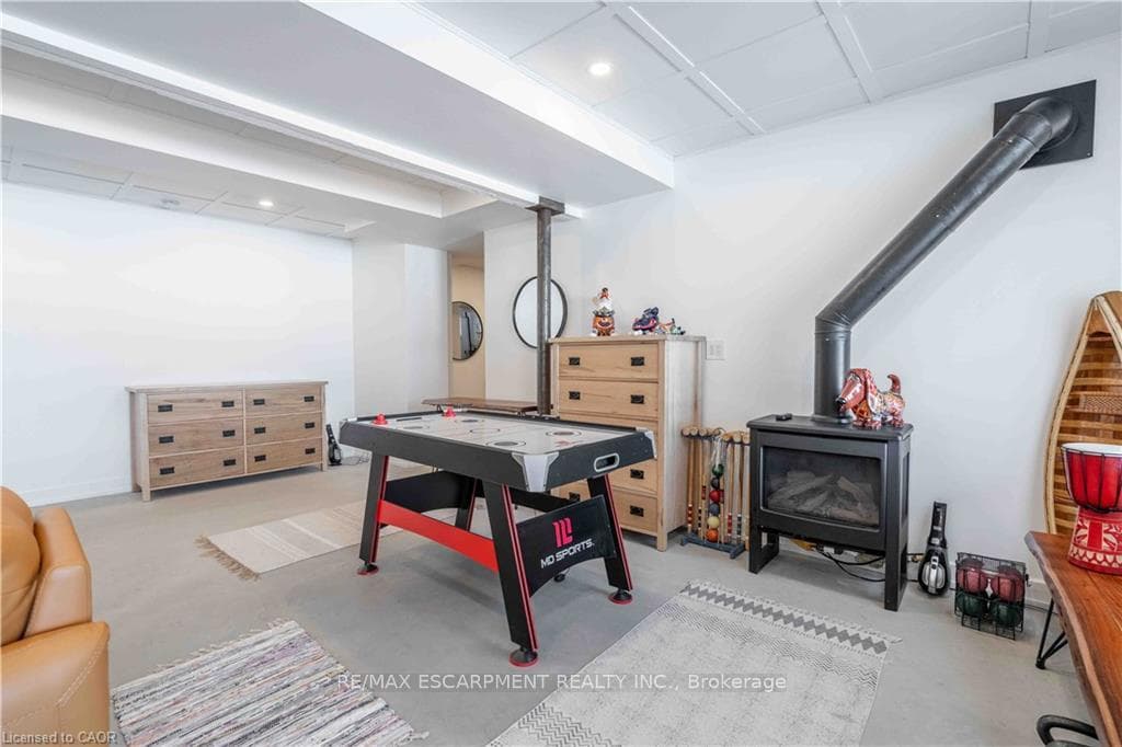 1056 Inawendawin Road photo 27