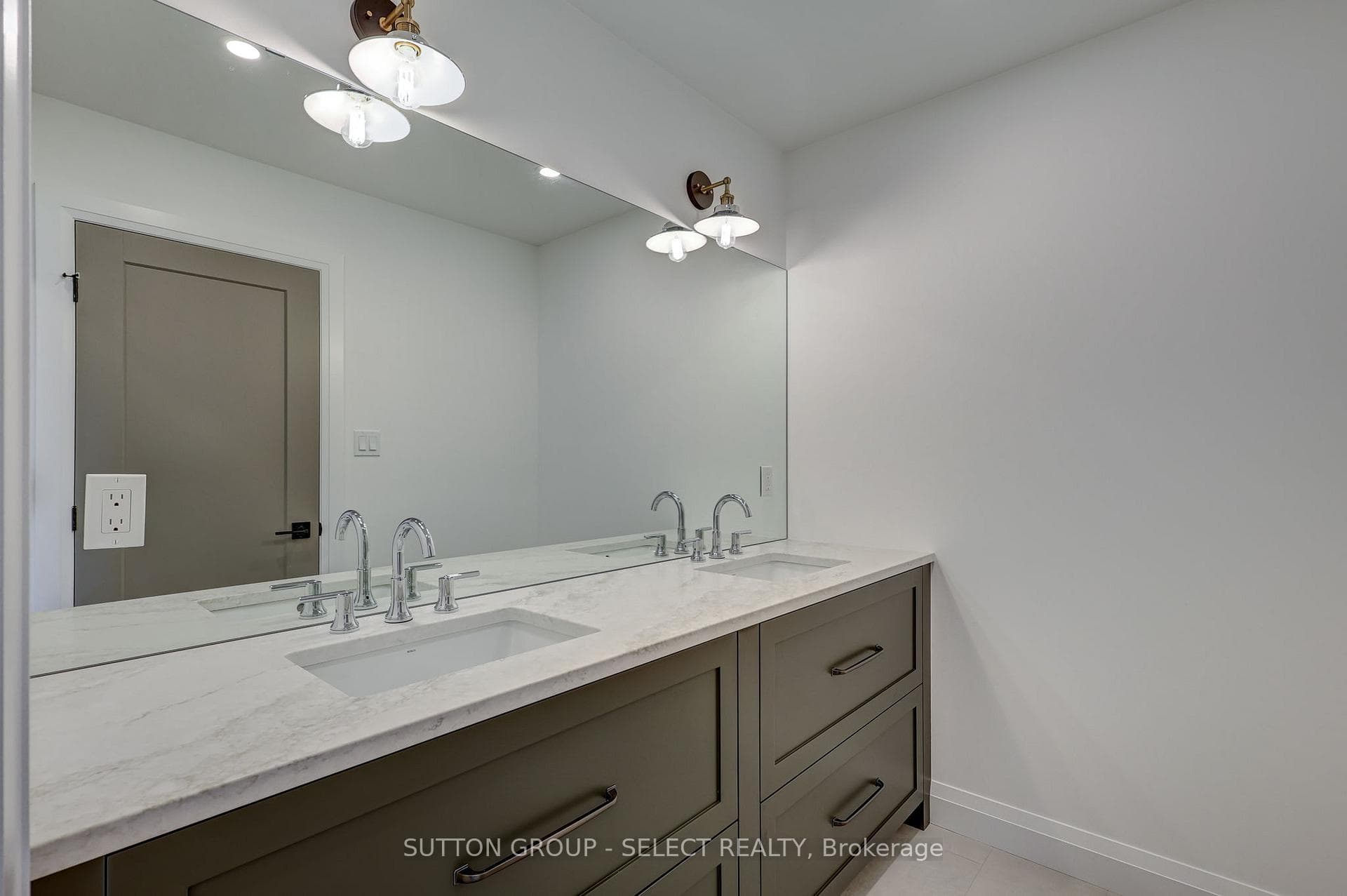 180 WINLOW Way photo 32