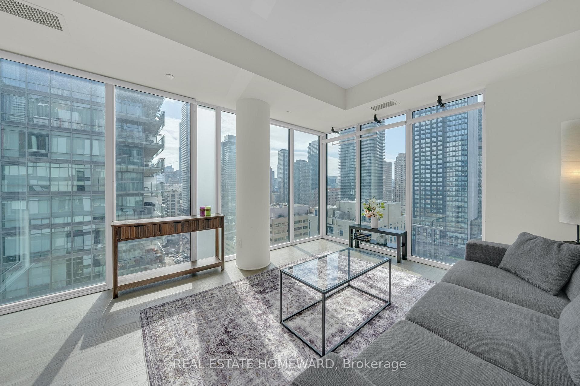 17 Dundonald Street Unit 1607 photo 10