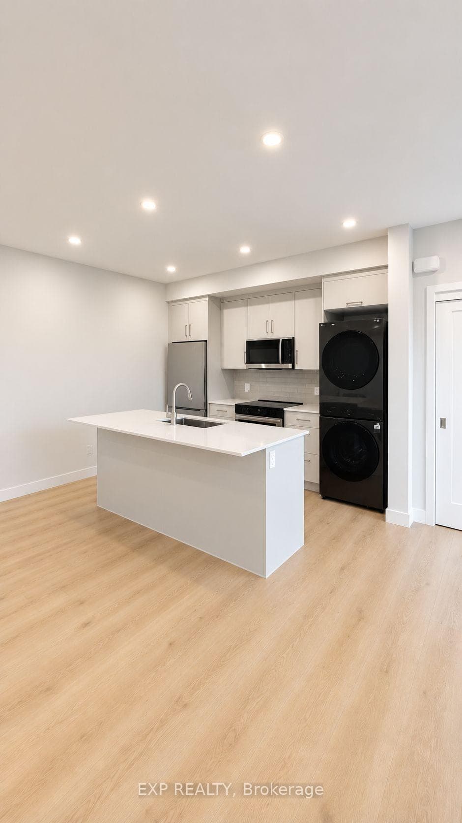 1267 Summerville Avenue Unit 4 photo 4