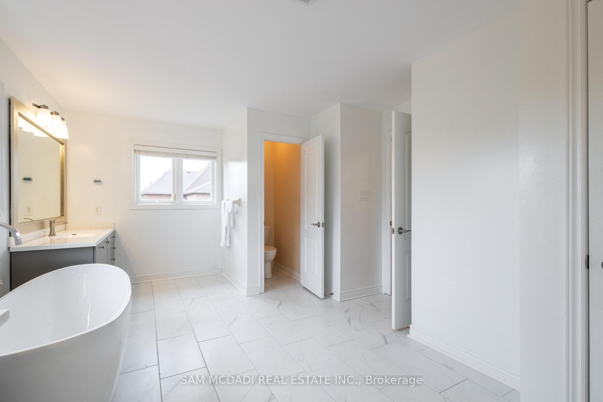 26 Supino Crescent photo 25