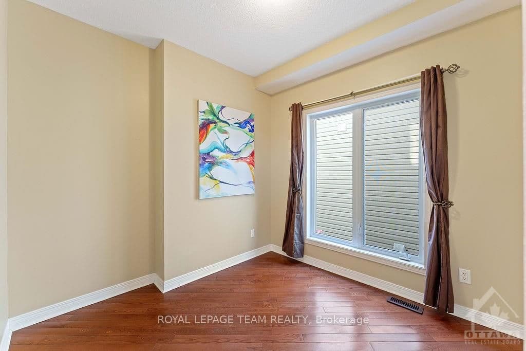 96 BOREALIS Crescent photo 4