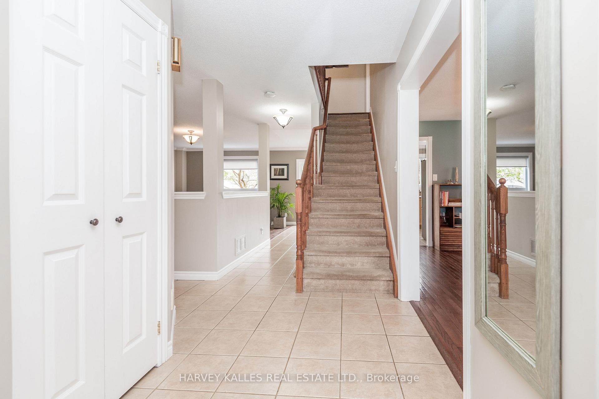 250 Pringle Drive photo 7