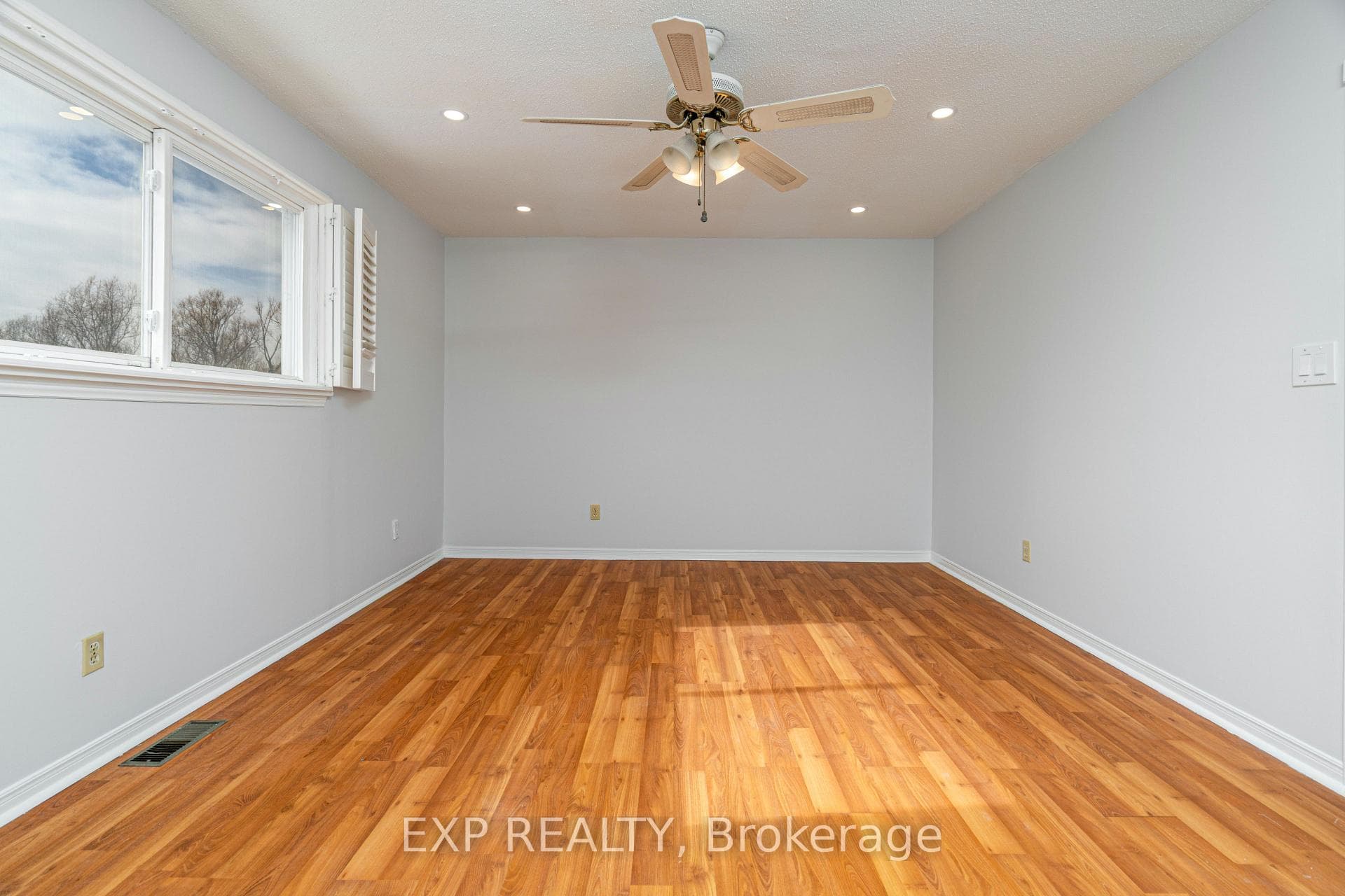 125 Overbank Drive photo 27