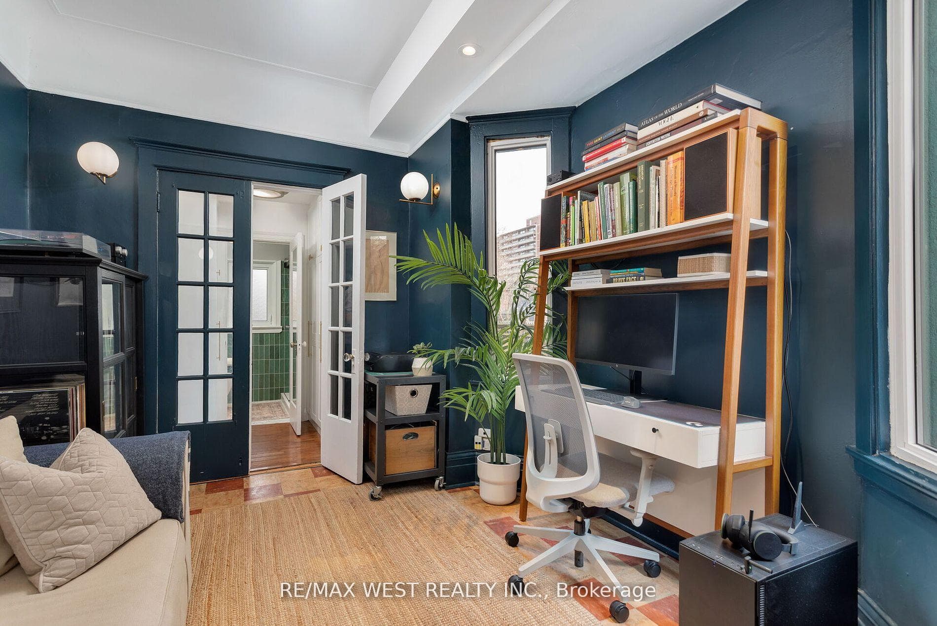 151 Cowan Avenue photo 23