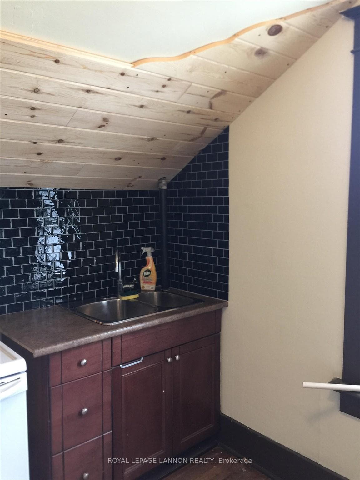 16 Johnson Avenue photo 37