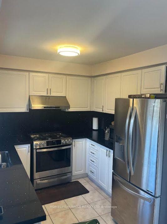 11 Robideau Place photo 4