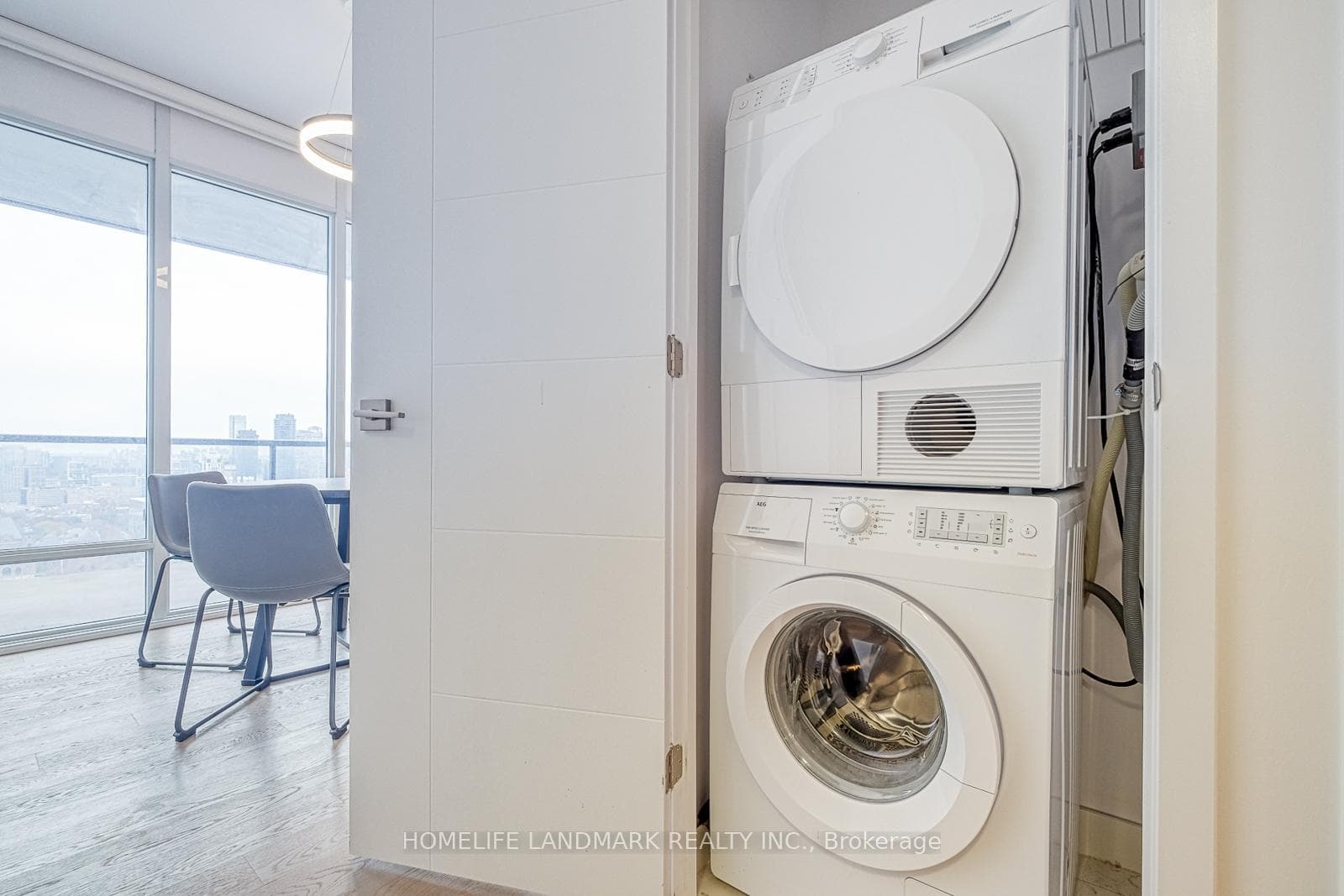 488 University Avenue Unit 3302 photo 13