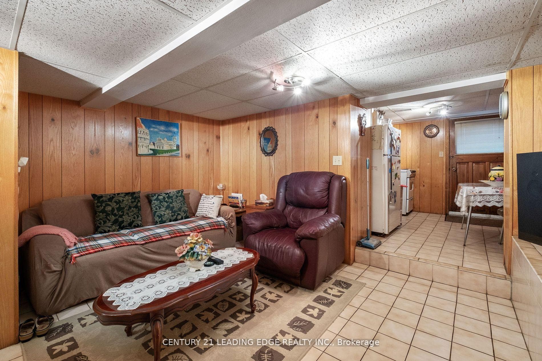704 Gladstone Avenue photo 24