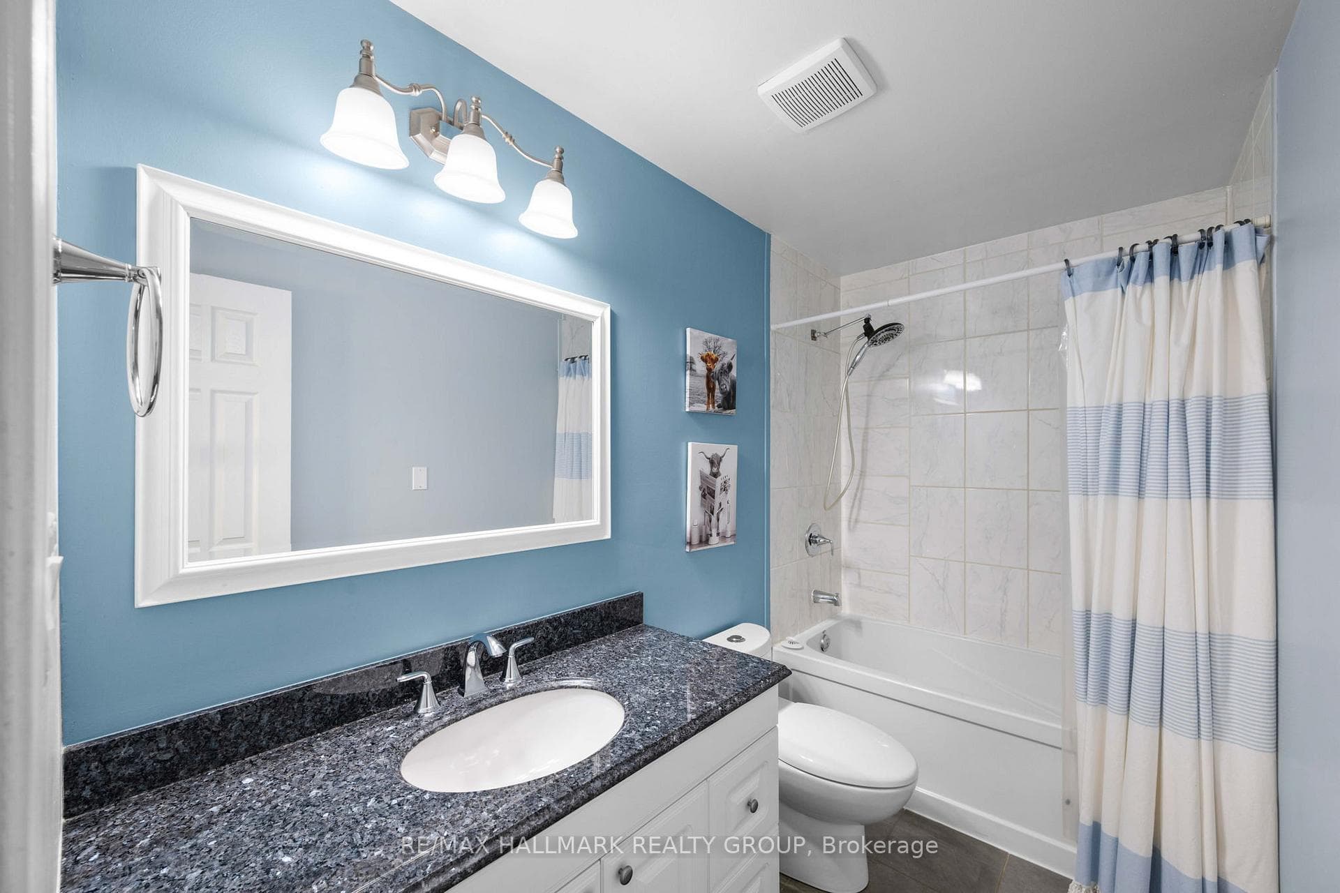 2nd floor family bathroom