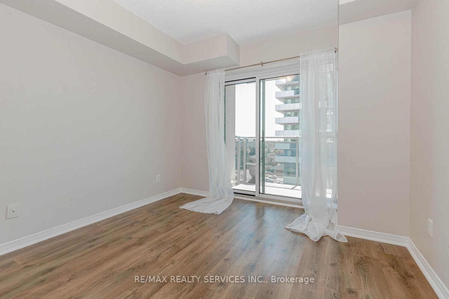 215 Queen Street Unit 808 photo 39
