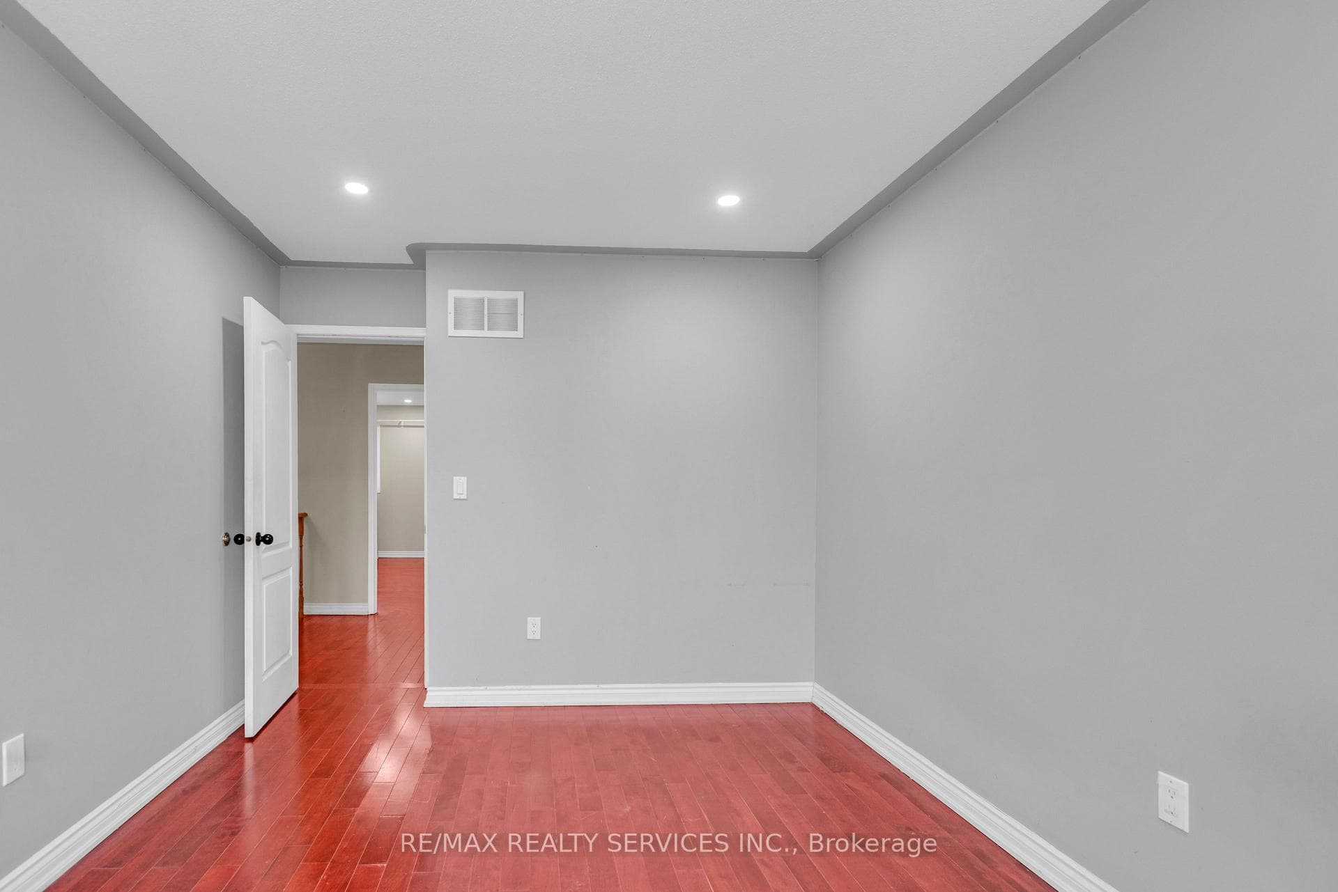 108 Beavervalley Drive photo 15