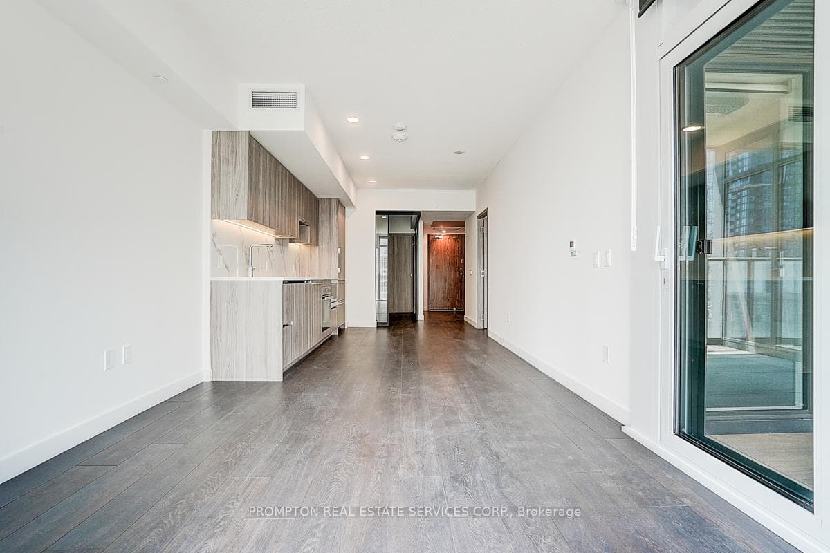 1 Concord Cityplace Way Unit 915 photo 25