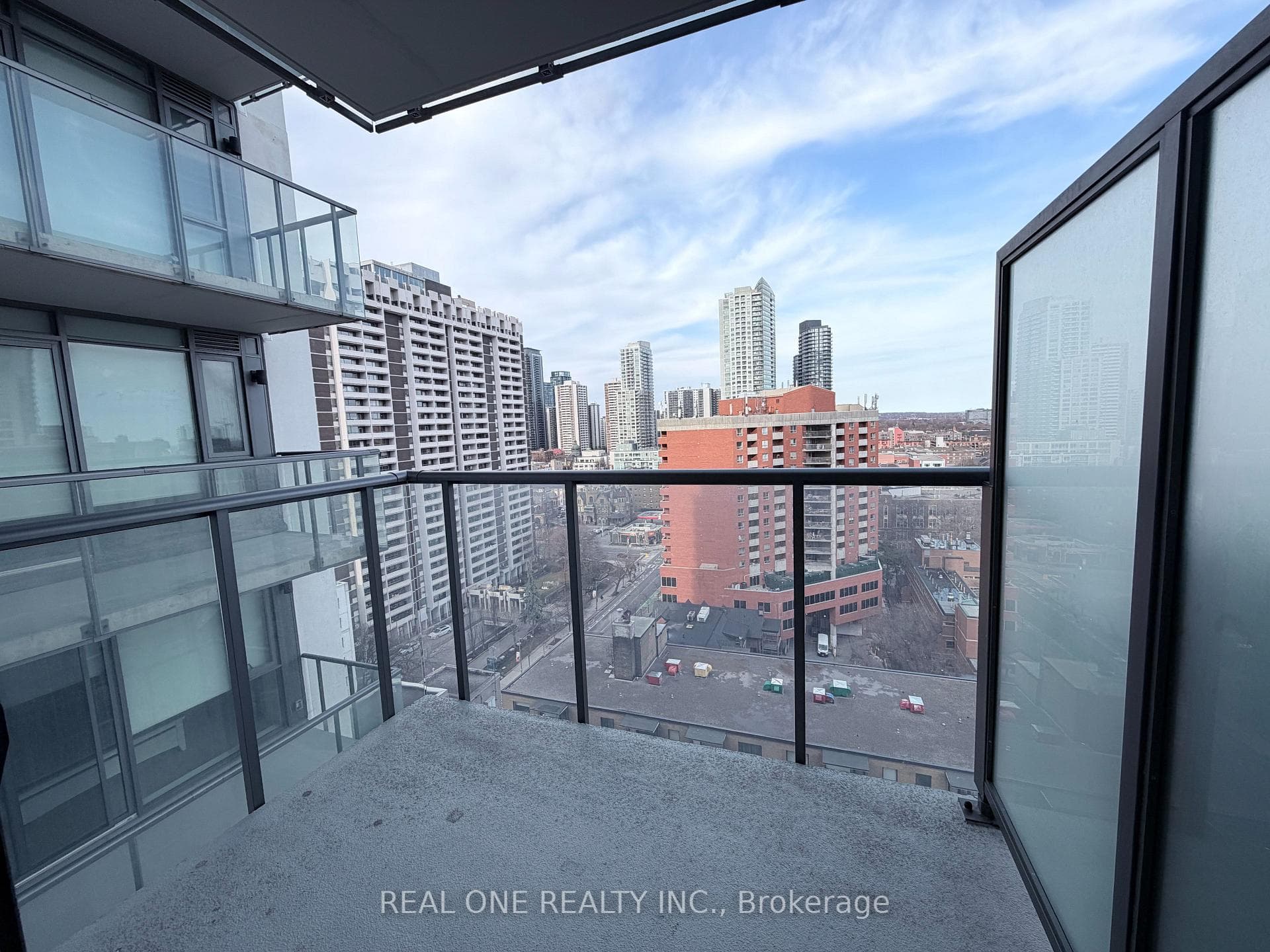 81 Wellesley Street Unit 1501 photo 9