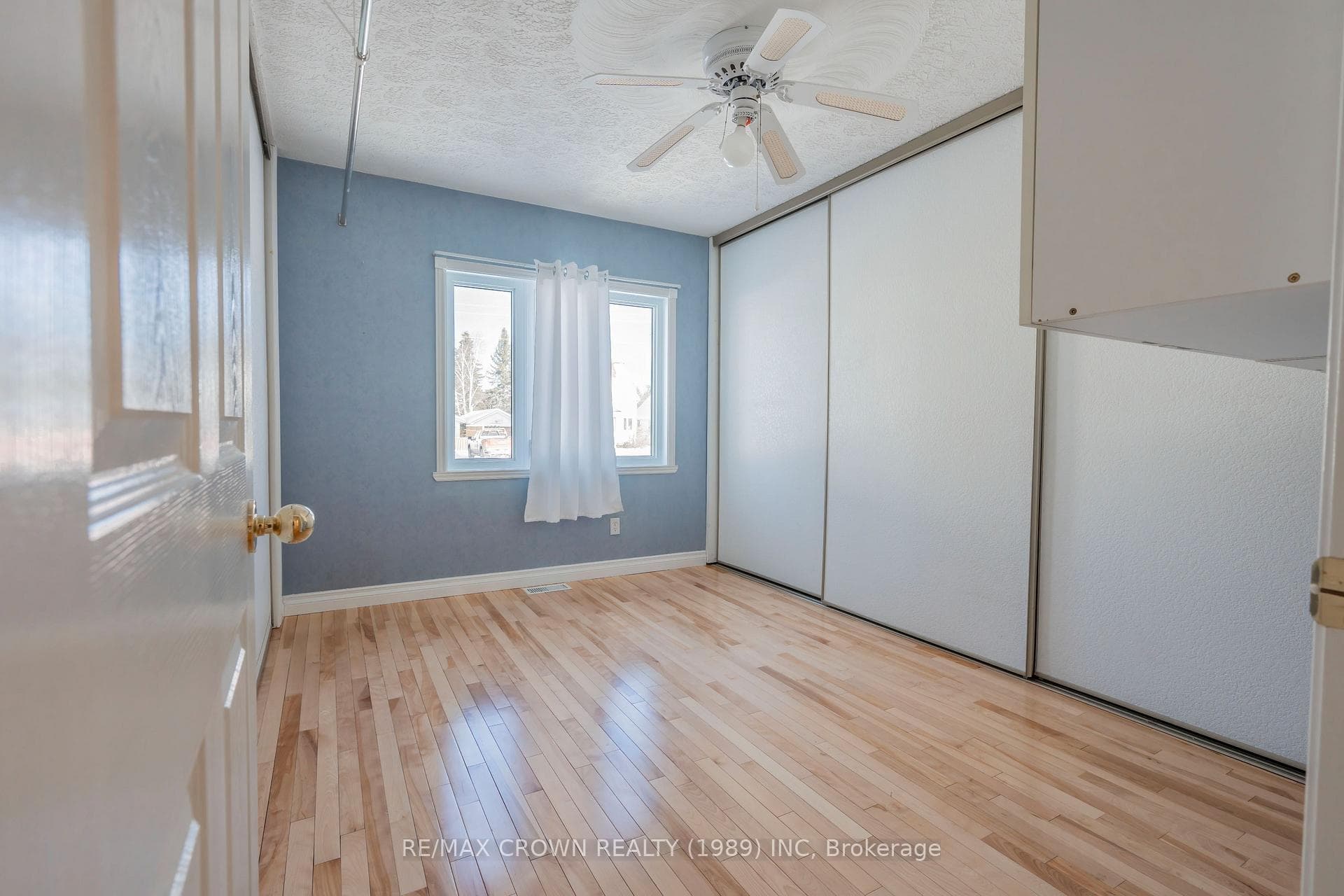 63 Bowman Avenue photo 18