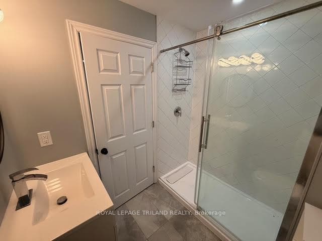 165 Railway Avenue photo 16