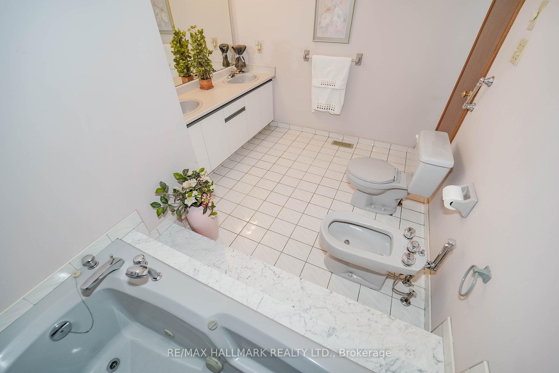 40 Aragon Avenue photo 23