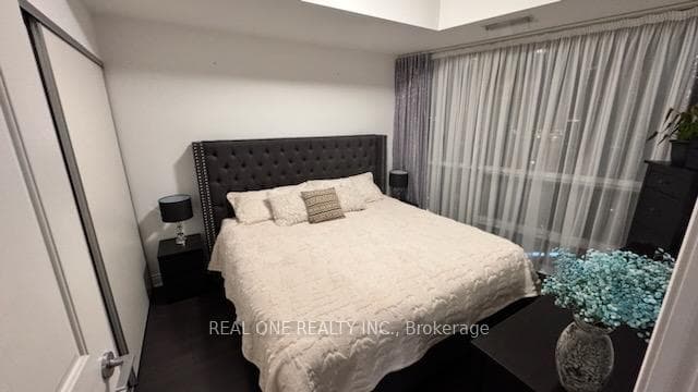 80 Marine Parade Drive Unit 1009 photo 4
