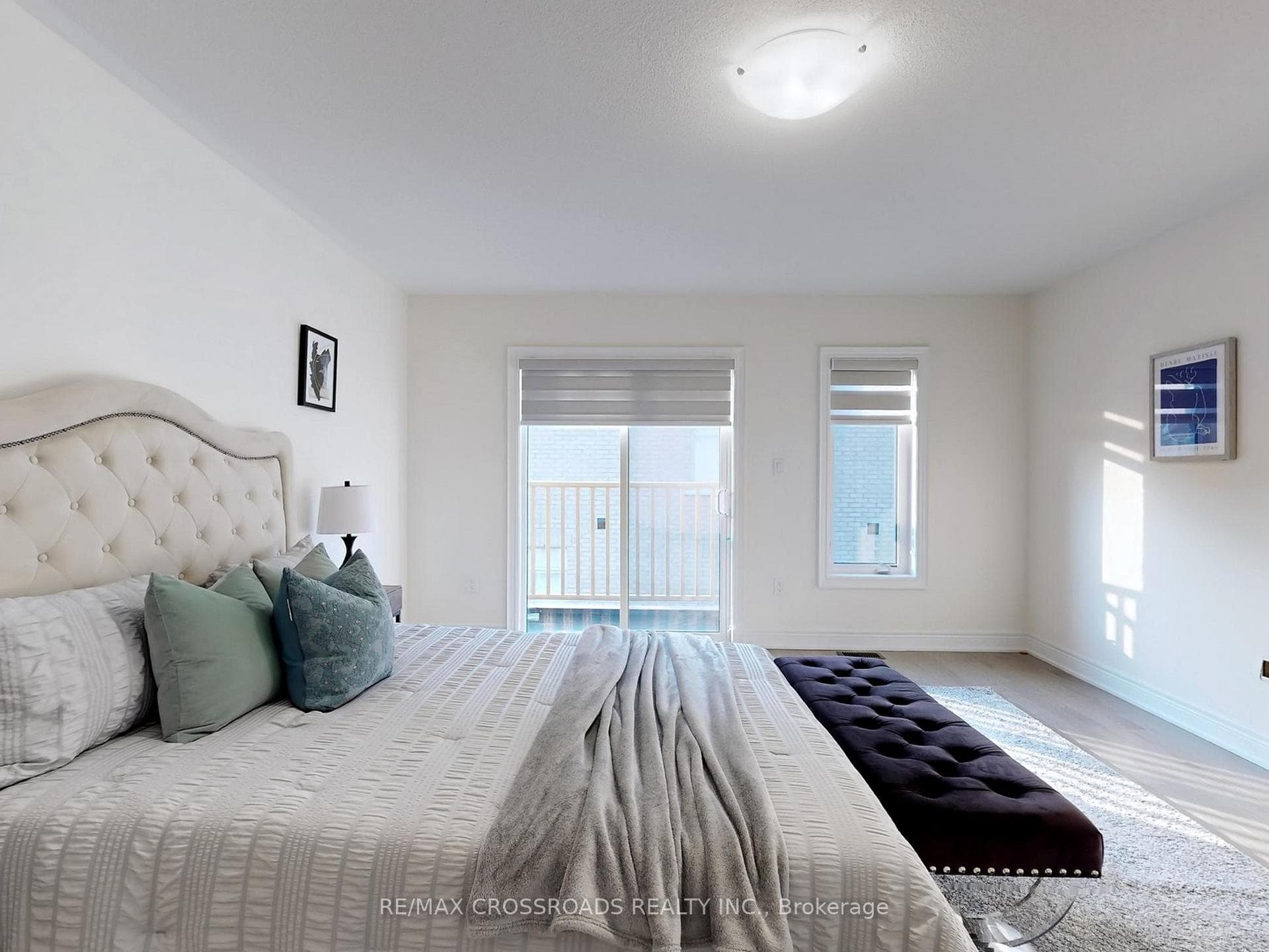 4 Phillipsen Way photo 8