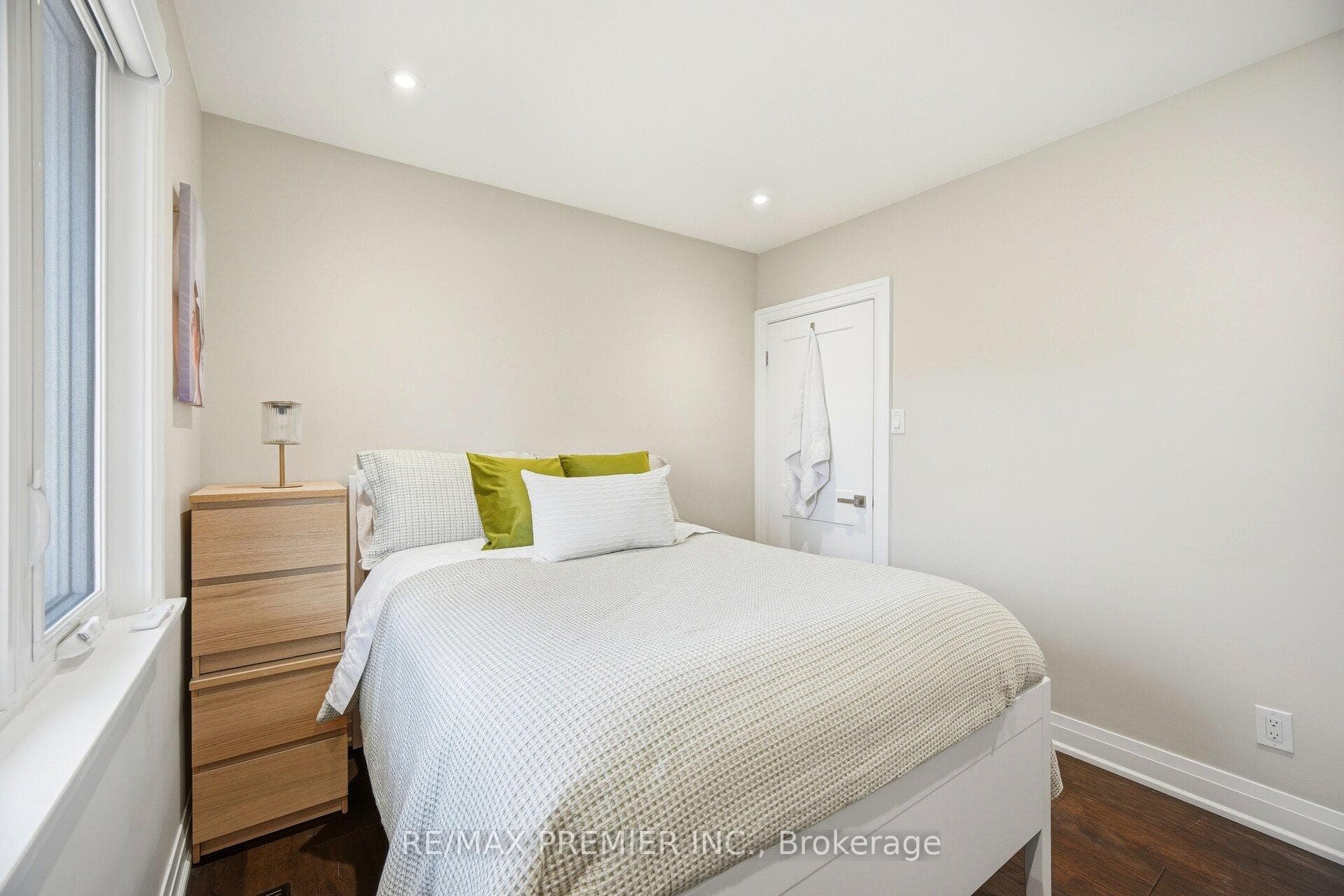 267 Jeffcoat Drive photo 31
