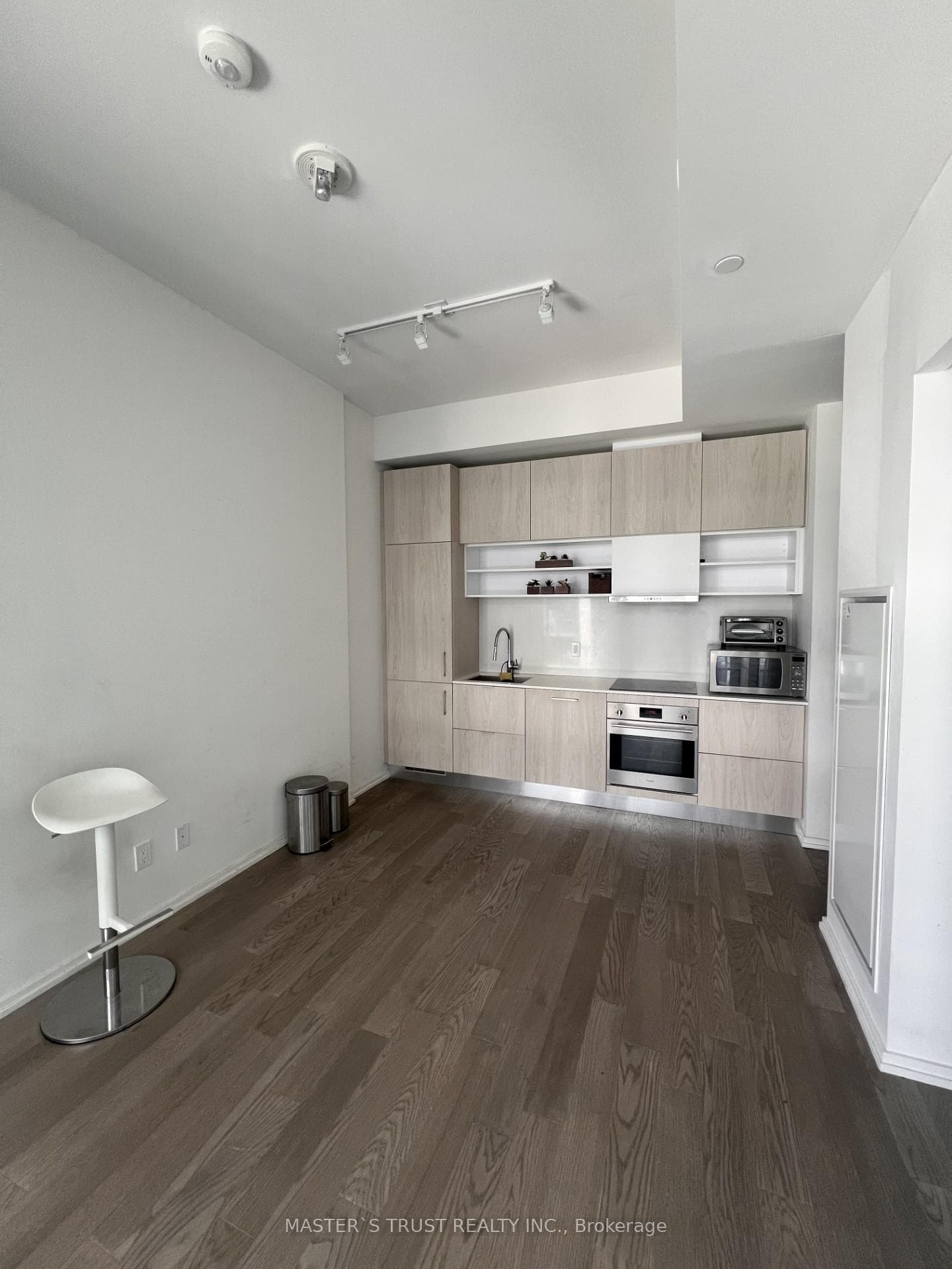 8 Hillsdale Avenue Unit 943 photo 2