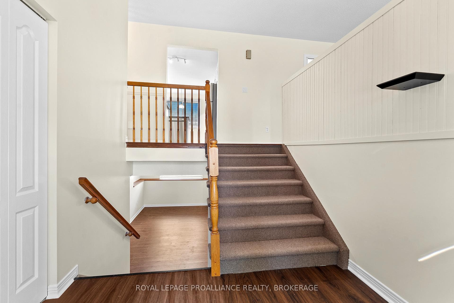 50 Davey Crescent photo 27