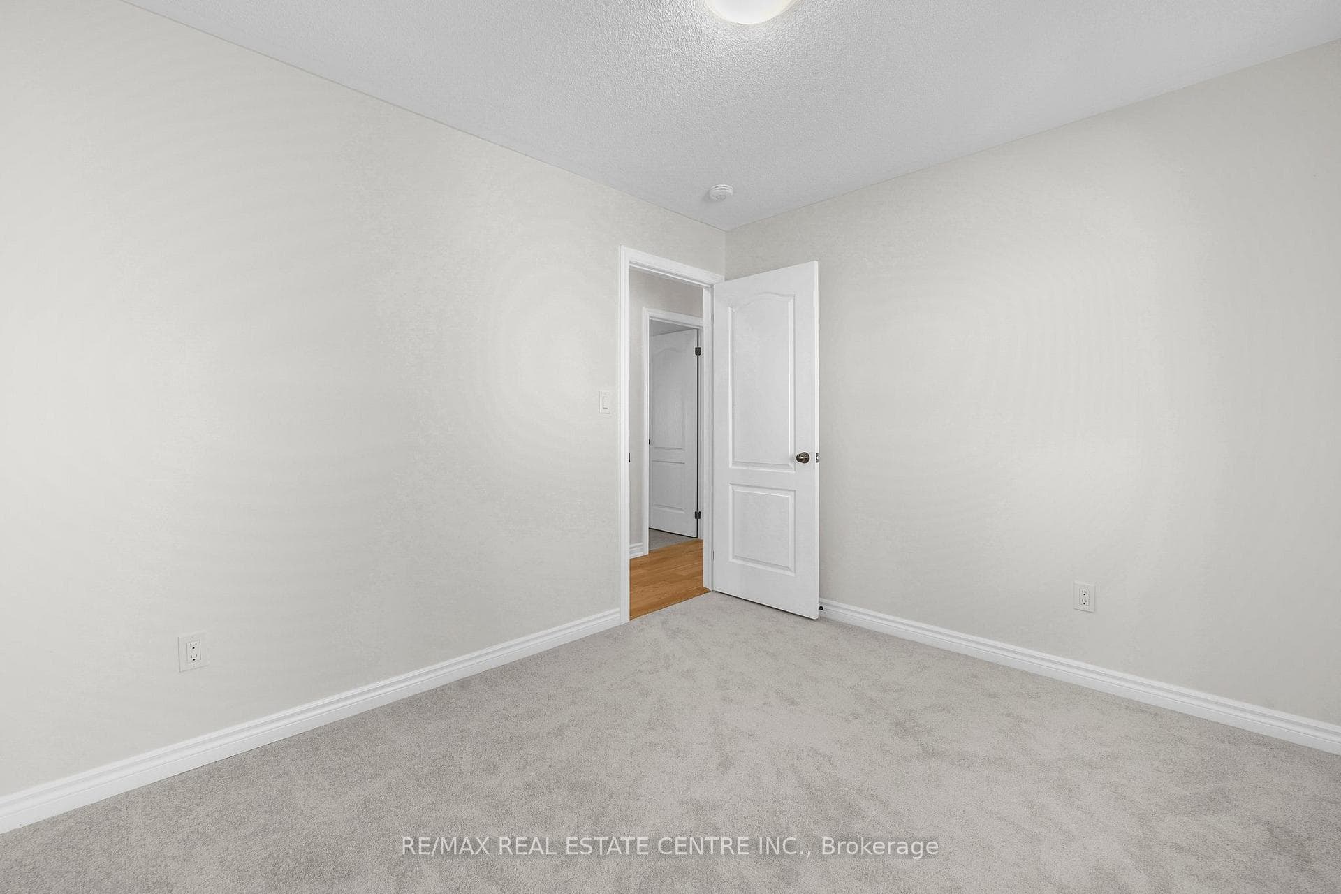 15 LAWRENCE D. PRIDHAM Avenue photo 23