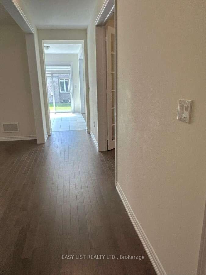37 Royal Fern Crescent photo 4