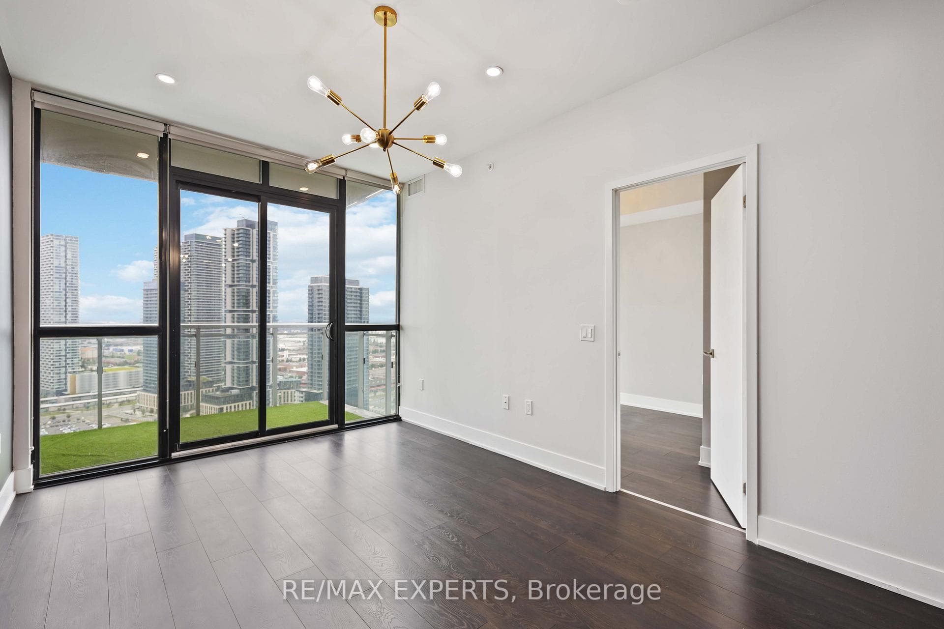2908 Highway 7 Road Unit 2806 photo 14