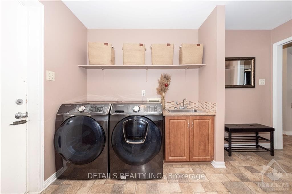6798 RIDEAU VALLEY Drive photo 14