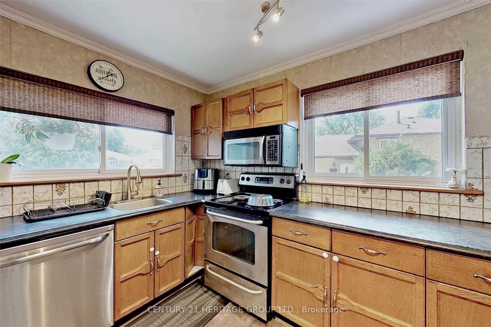 34 Kitimat Crescent Unit Main photo 12