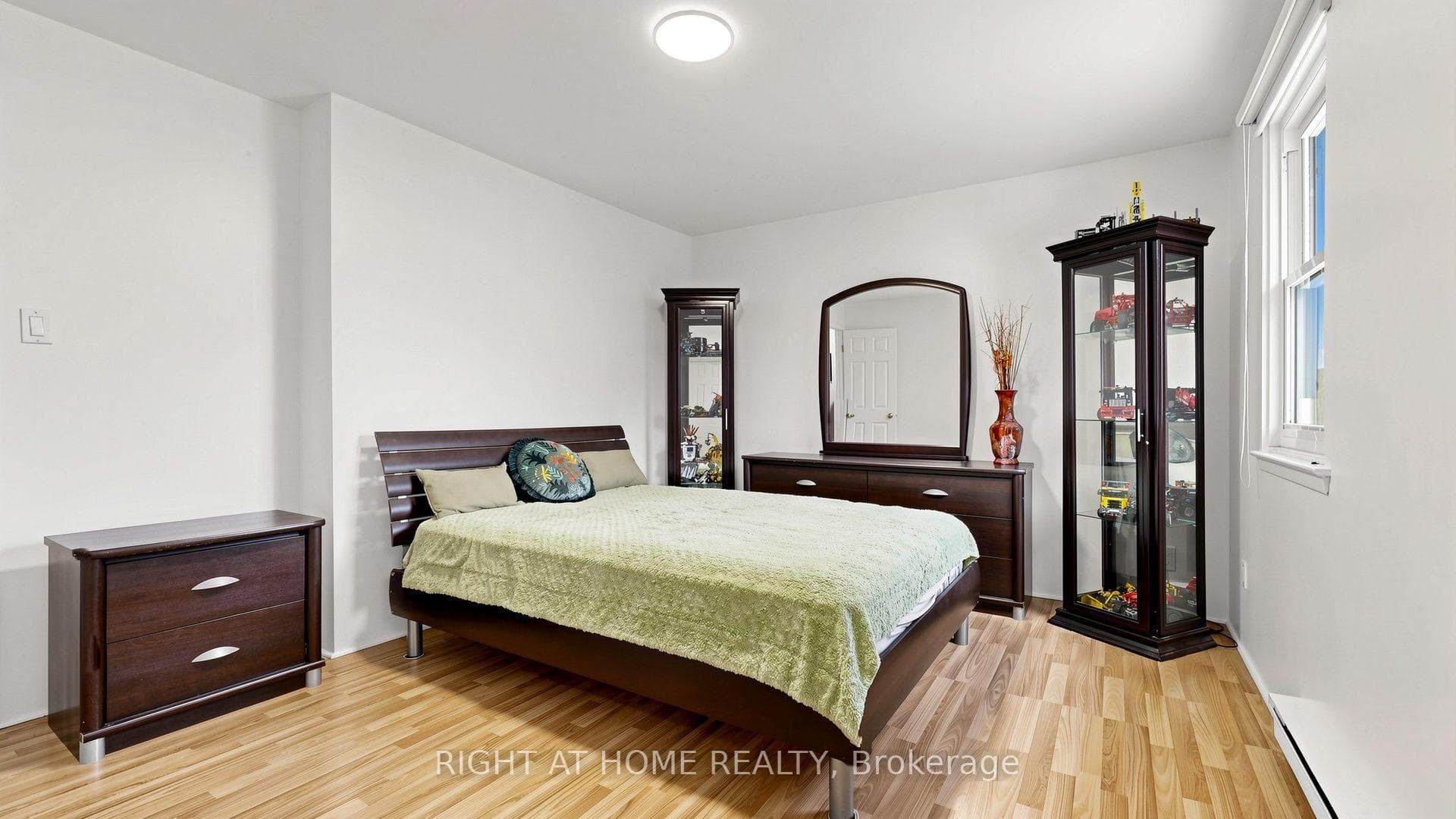 4 Harper Way photo 16