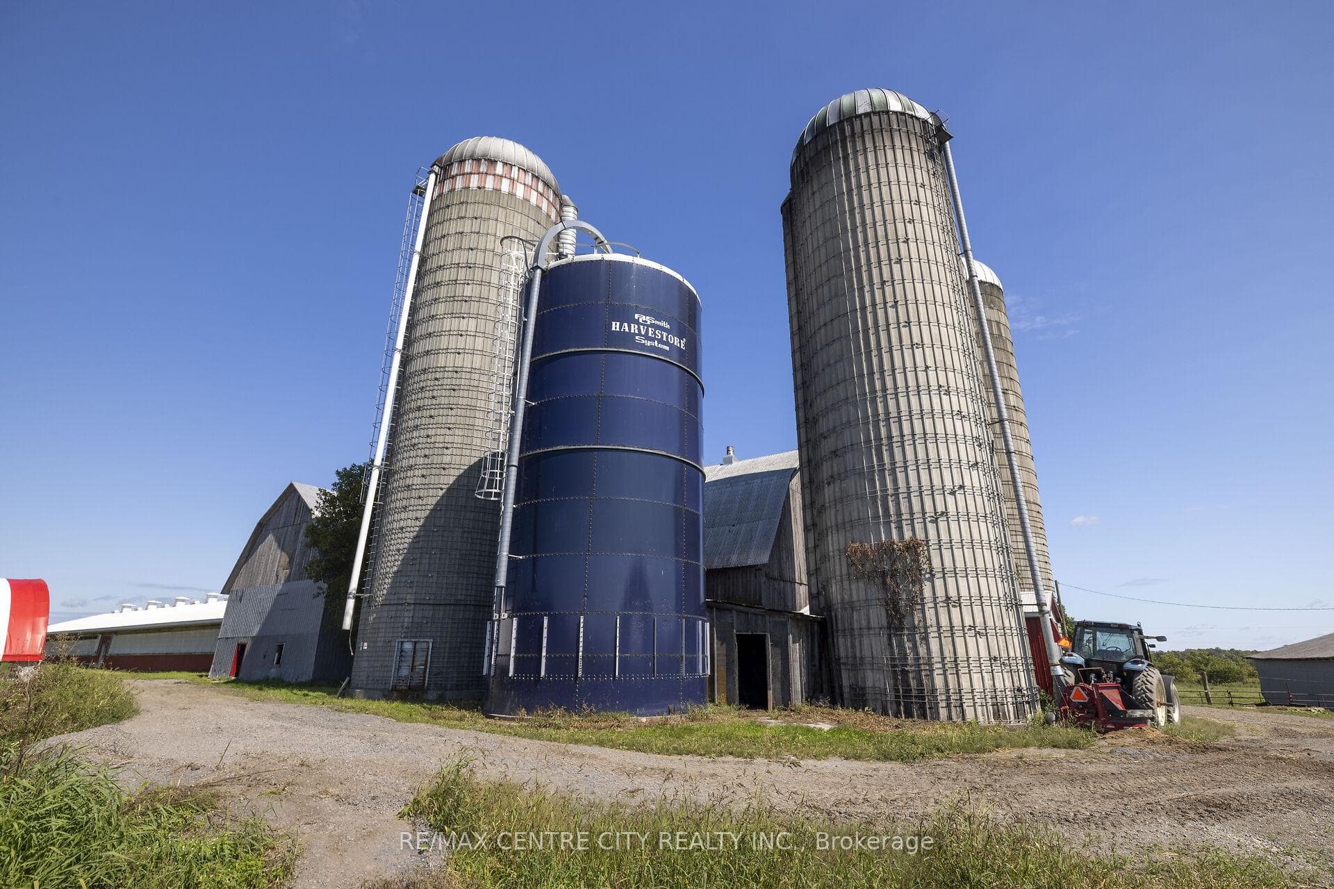 4790 Sarsfield Road photo 20