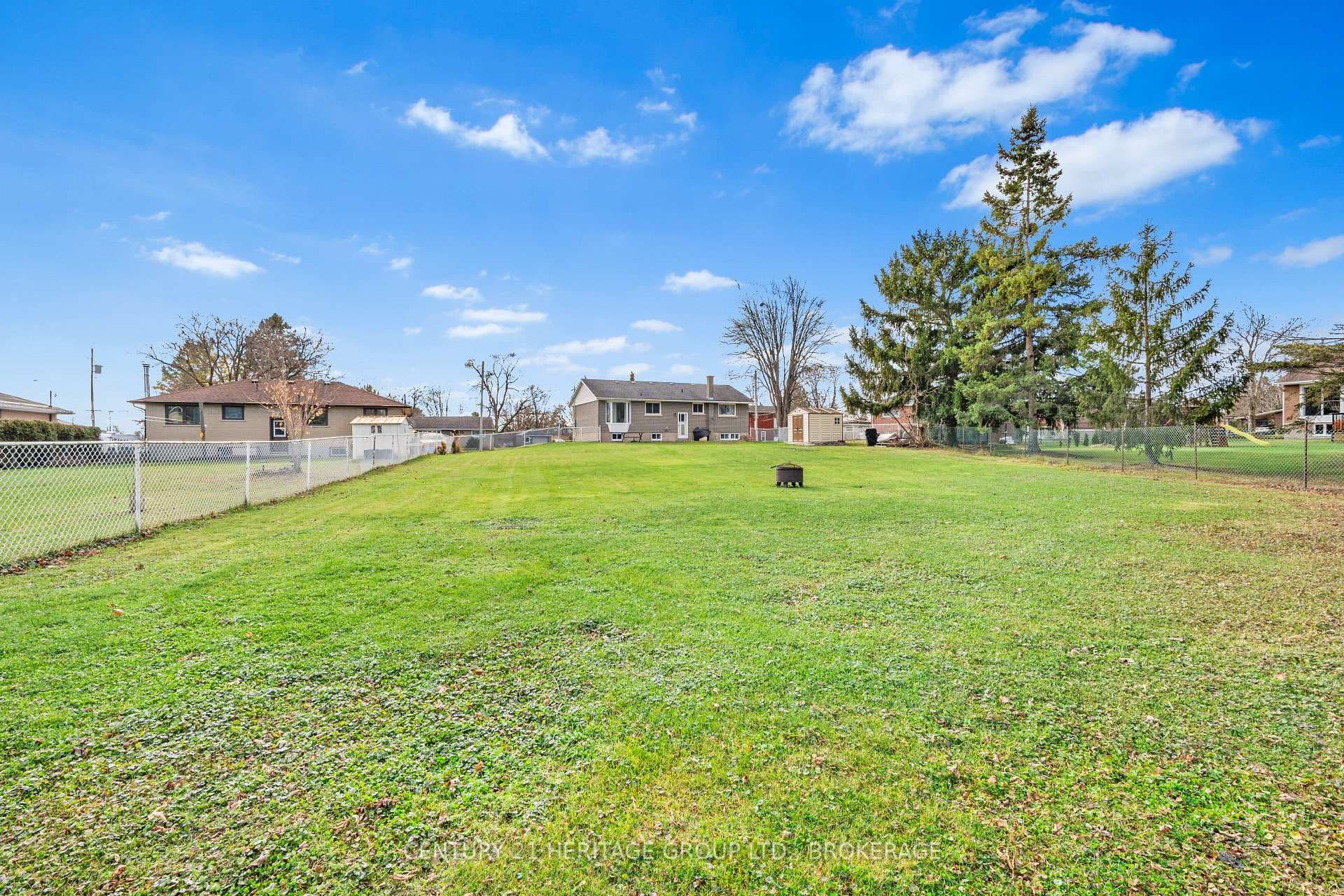 1424 Woodfield Crescent photo 42