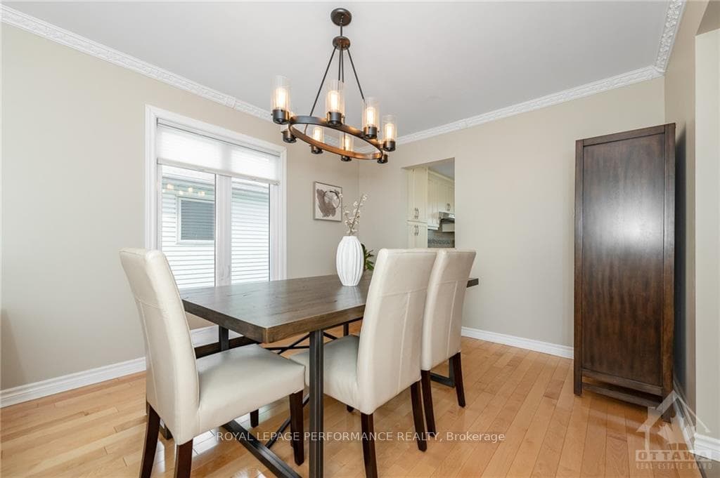 779 ADENCLIFFE Drive photo 9