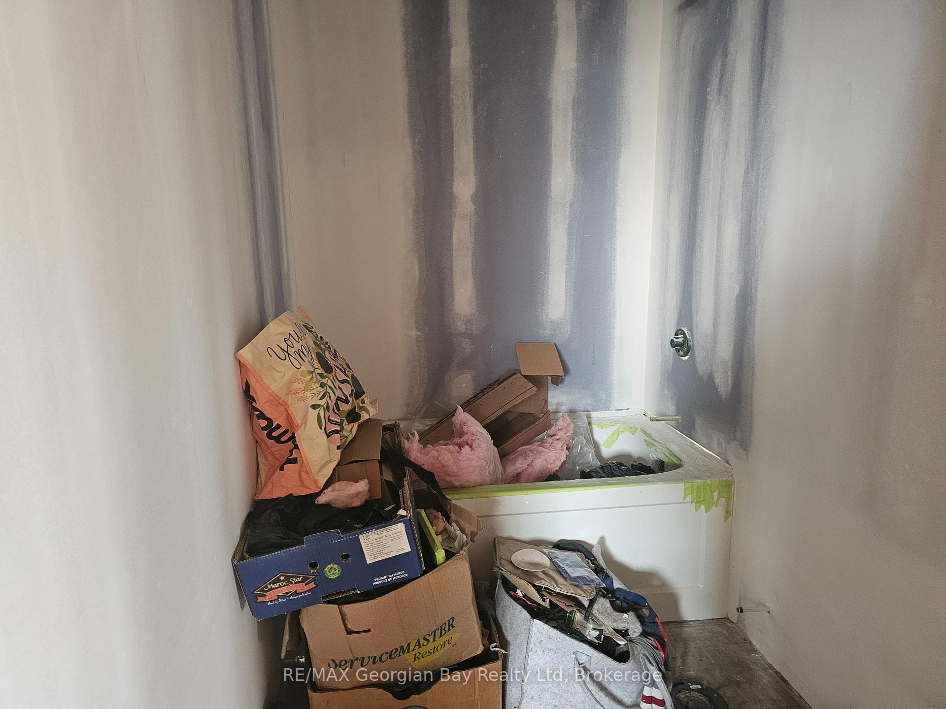 540 Johnson Street photo 5
