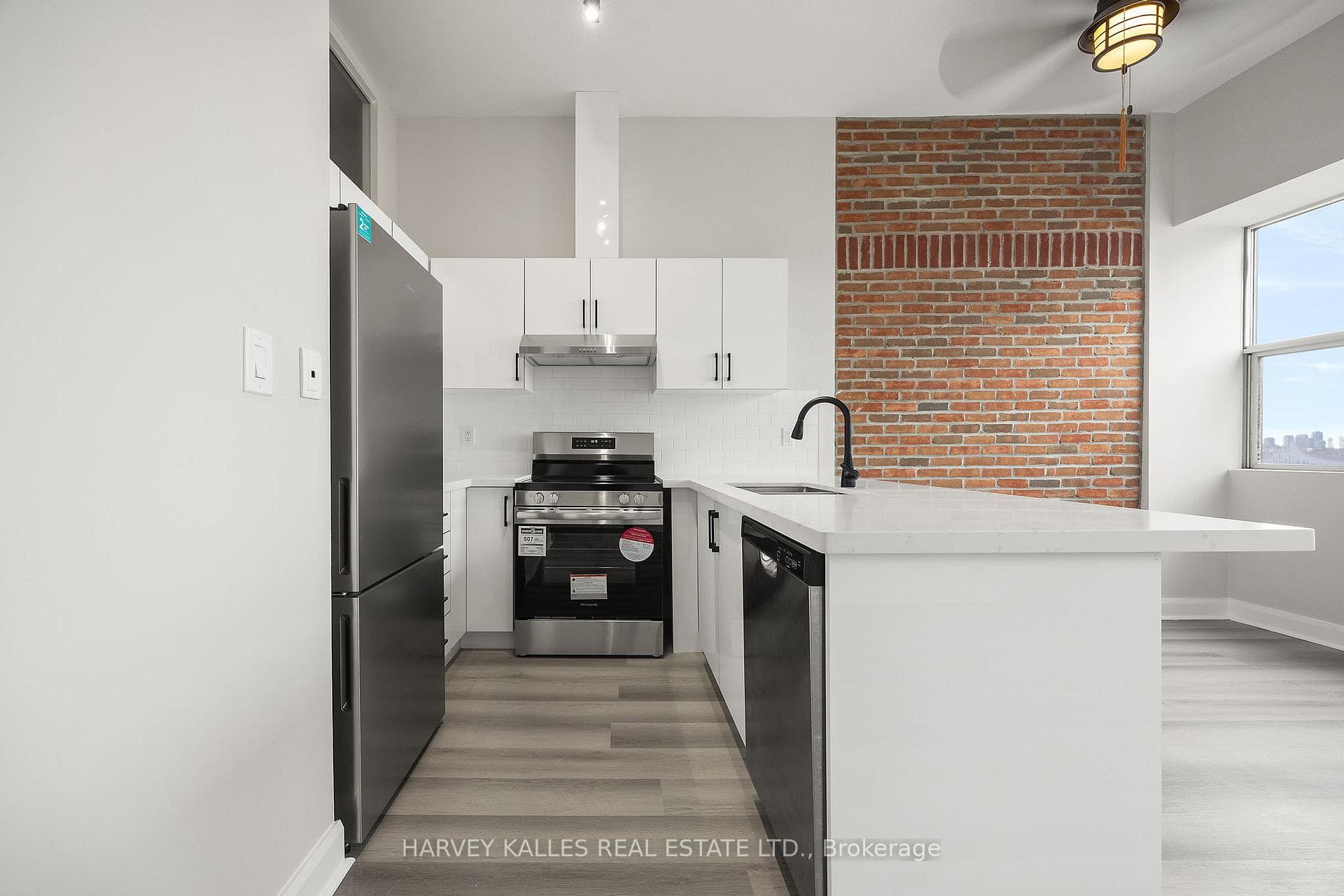 700 King Street Unit 1006 photo 25