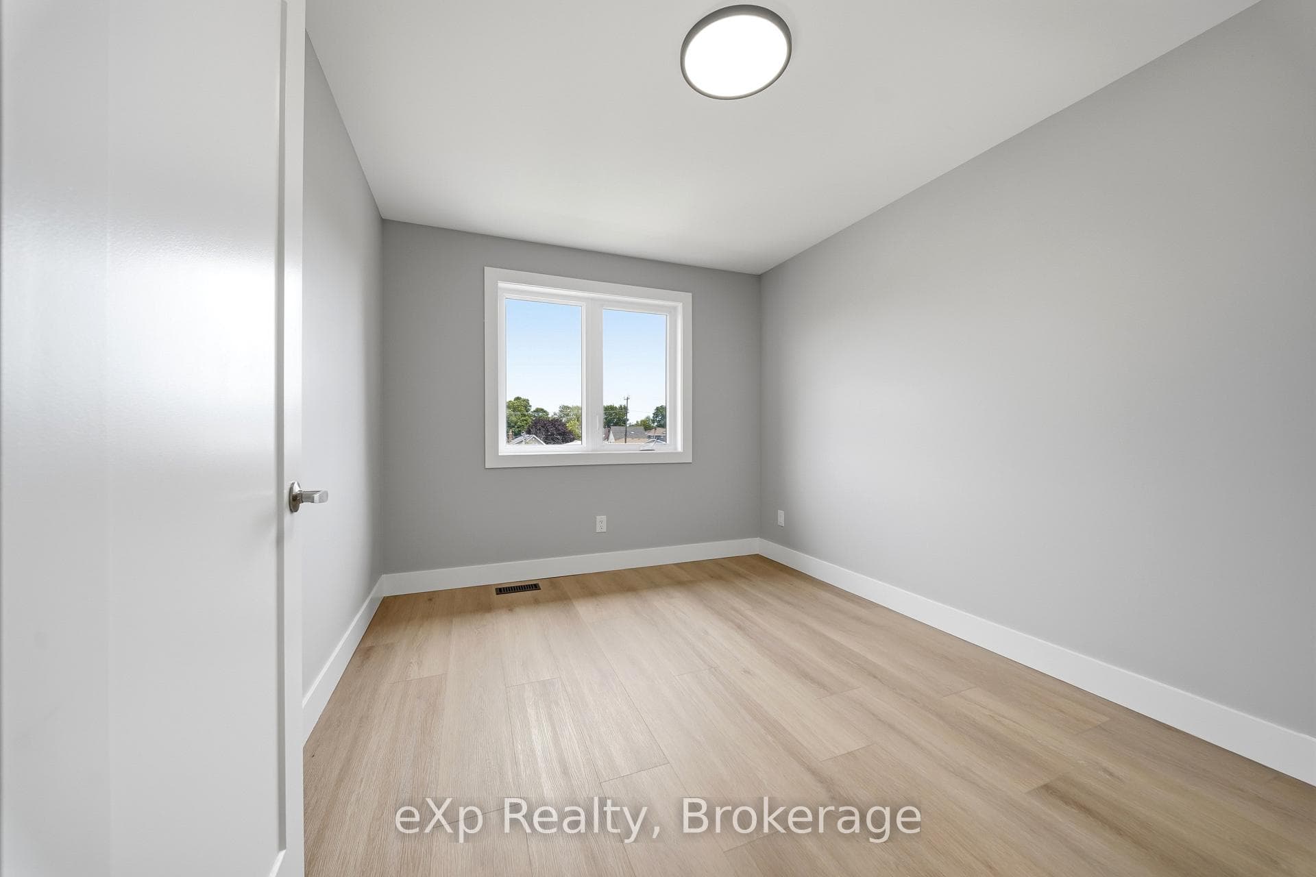 79 Maclellan Avenue photo 17