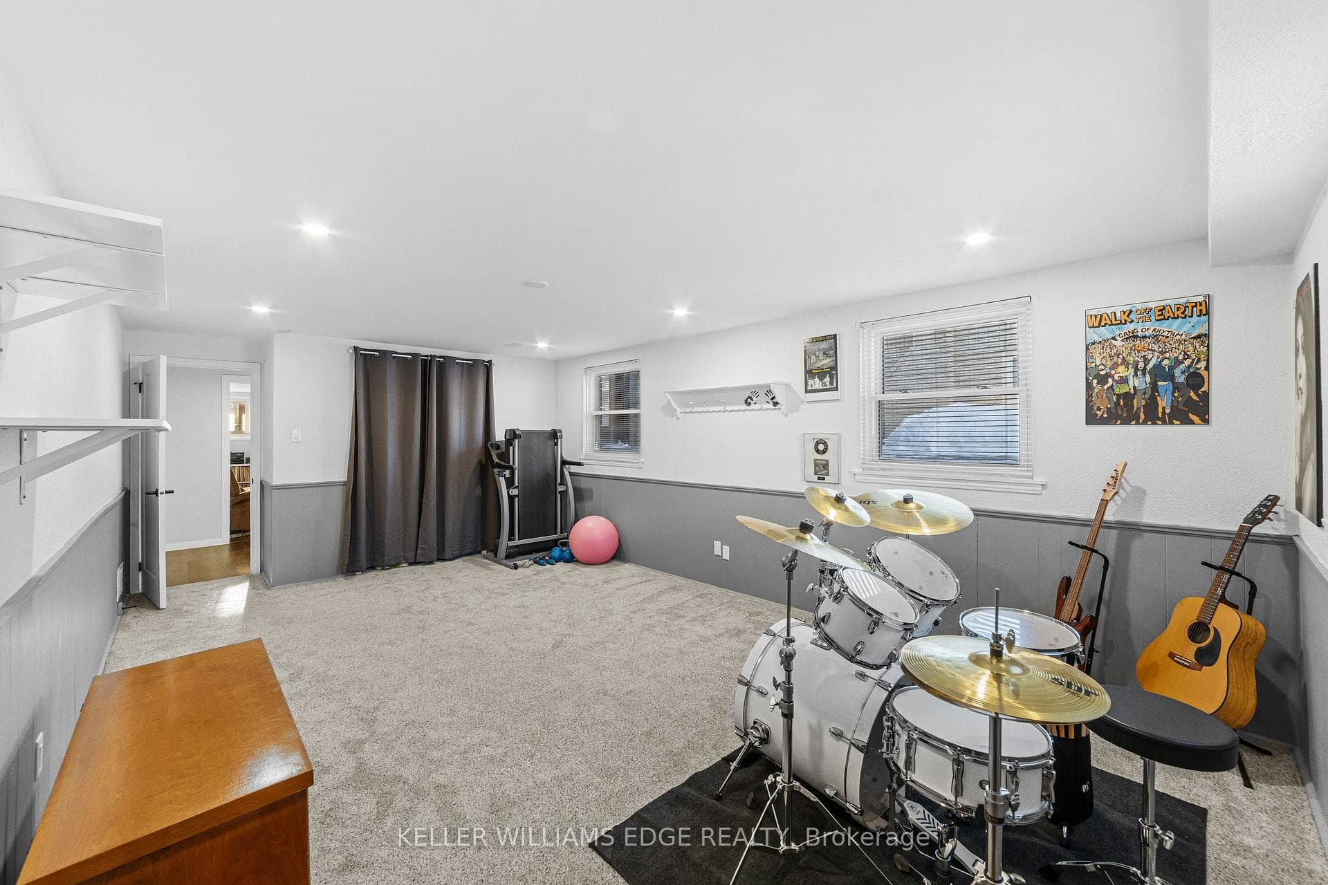 Family Room/ Bonus Room