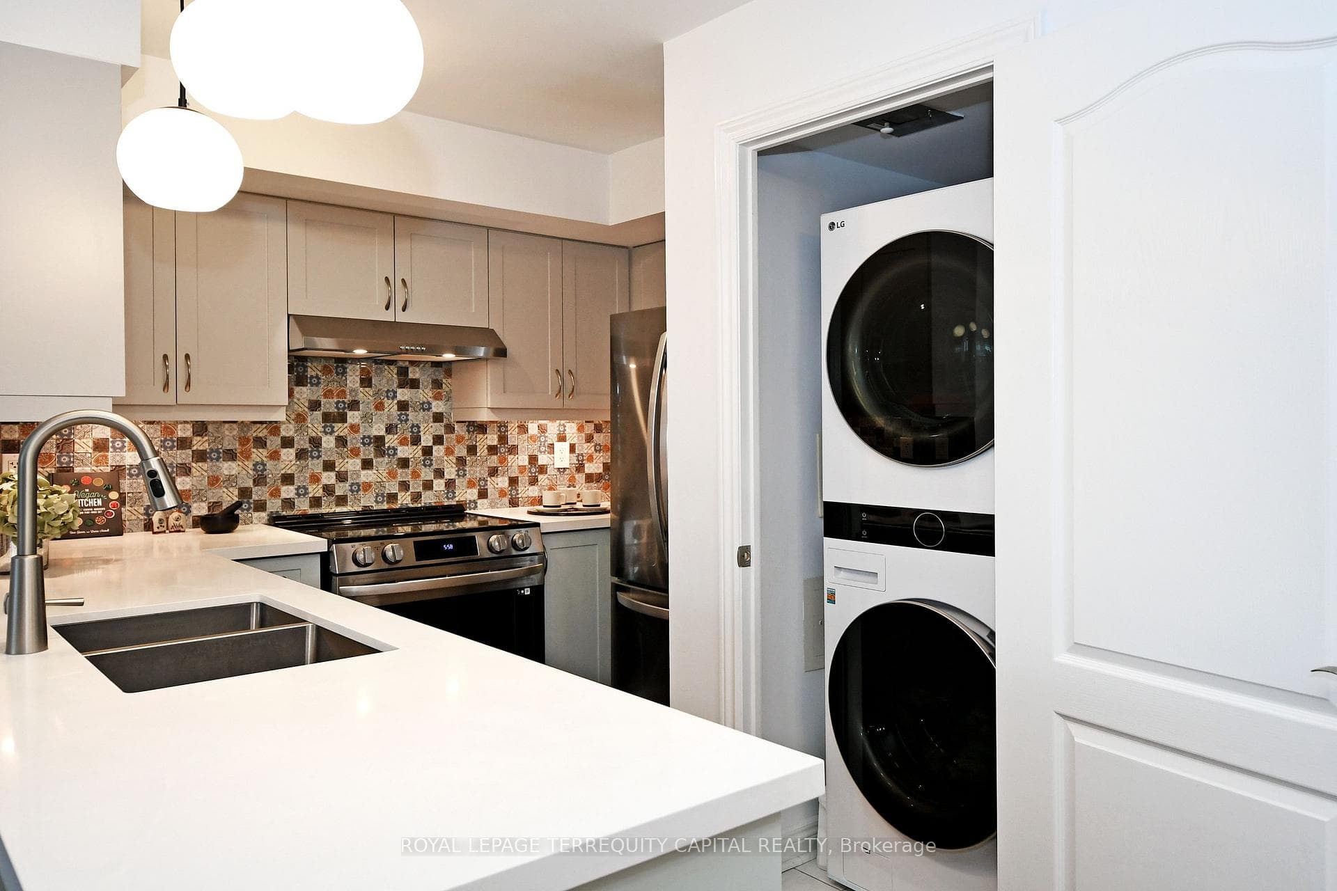 50 Disera Drive Unit 702 photo 27
