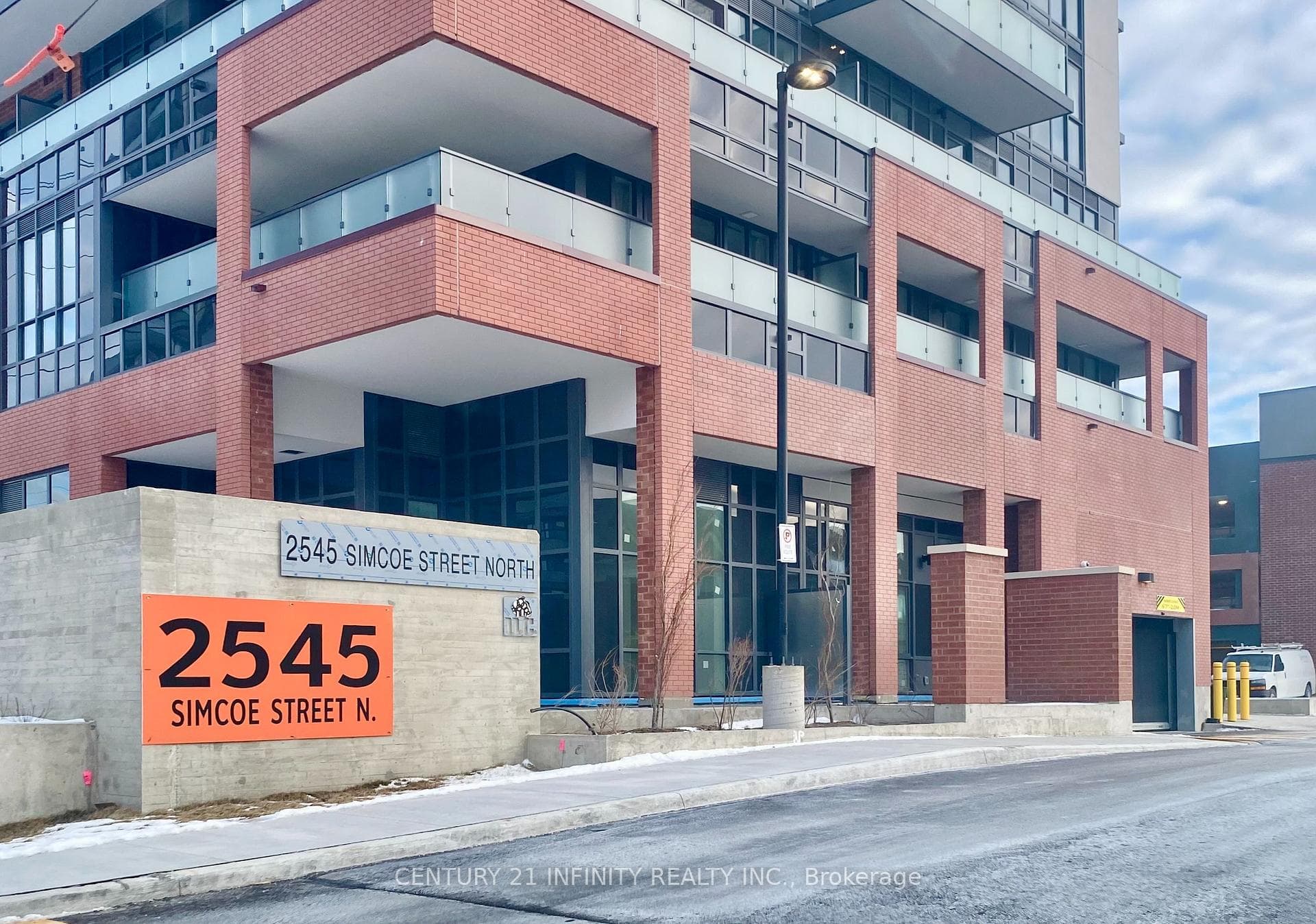 2545 Simcoe Street Unit 2006 photo 1