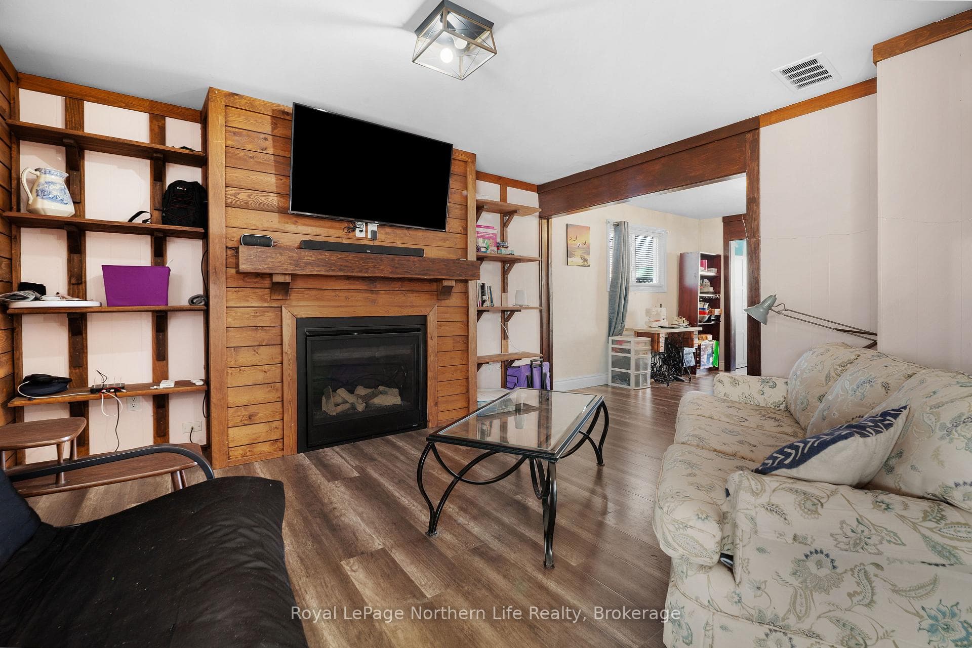 455 Angus Street photo 11