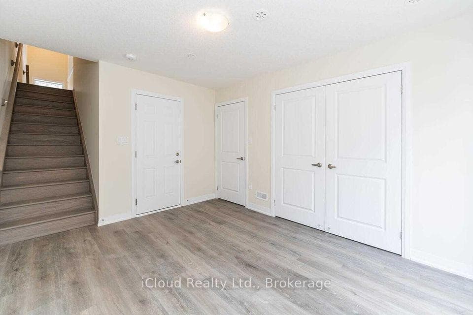 185 Bedrock Drive Unit 32 photo 6