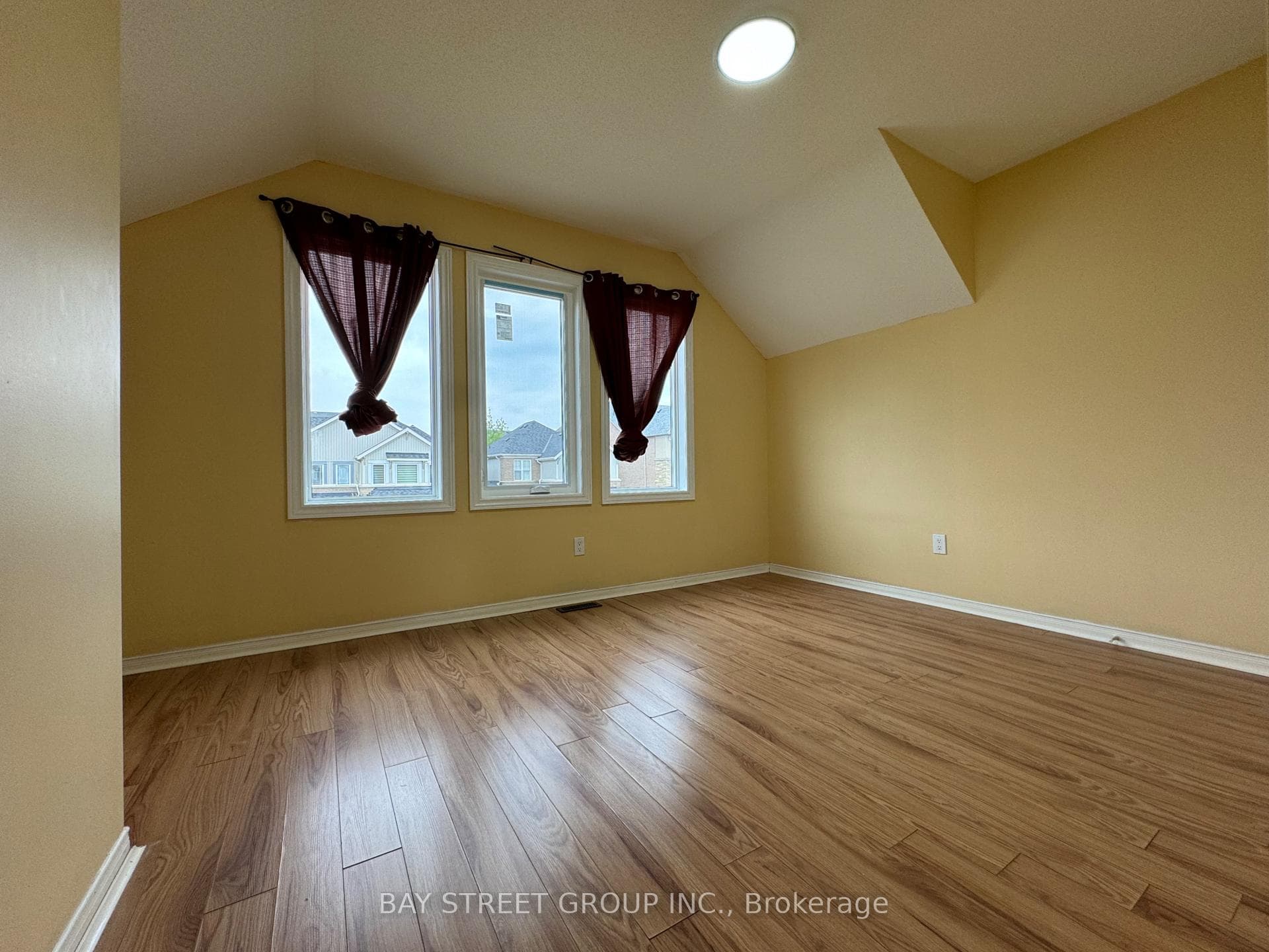 7 Vandervoort Drive photo 12
