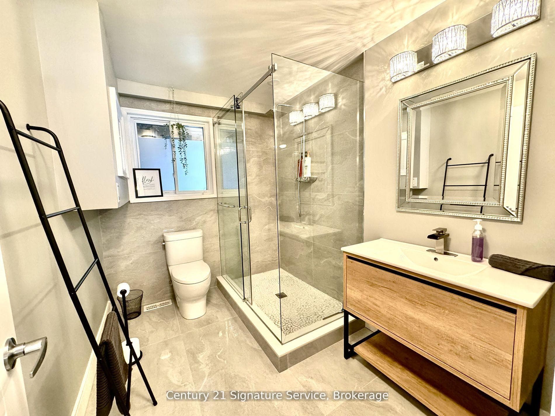 127 Maskinonge Road photo 19