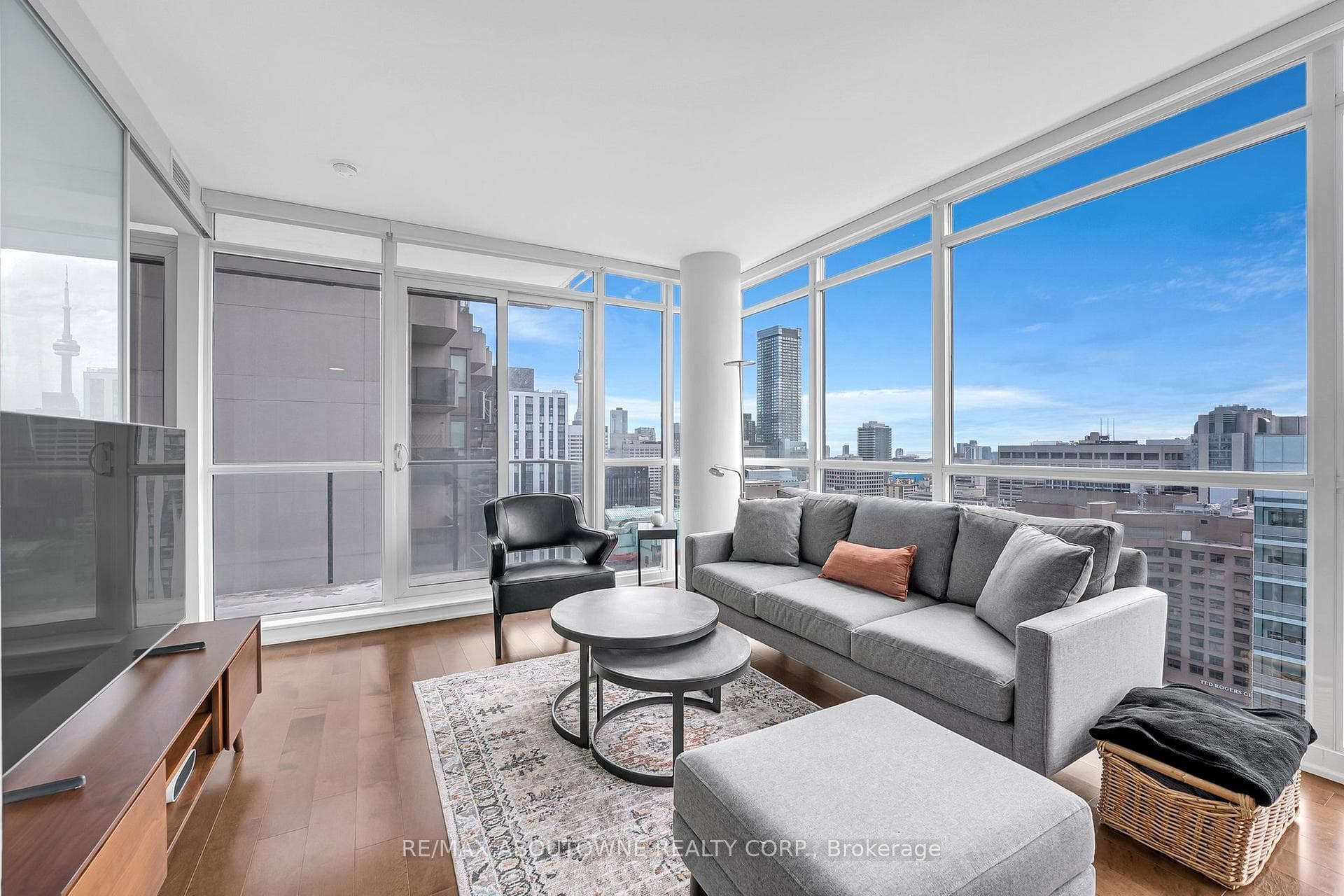 770 Bay Street Unit 2510 photo 17