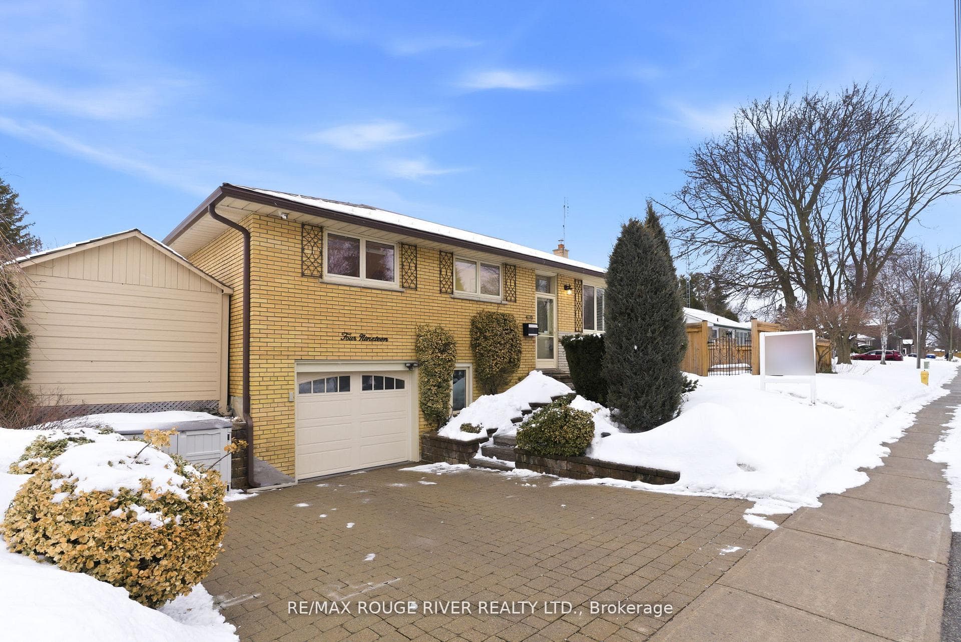 419 Cochrane Street photo 1