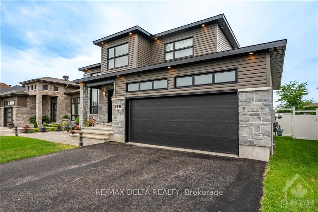 221 VERSAILLE Street photo 2