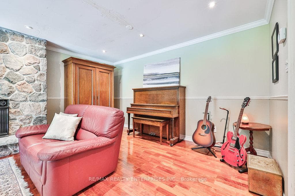 1483 Spring Road photo 25