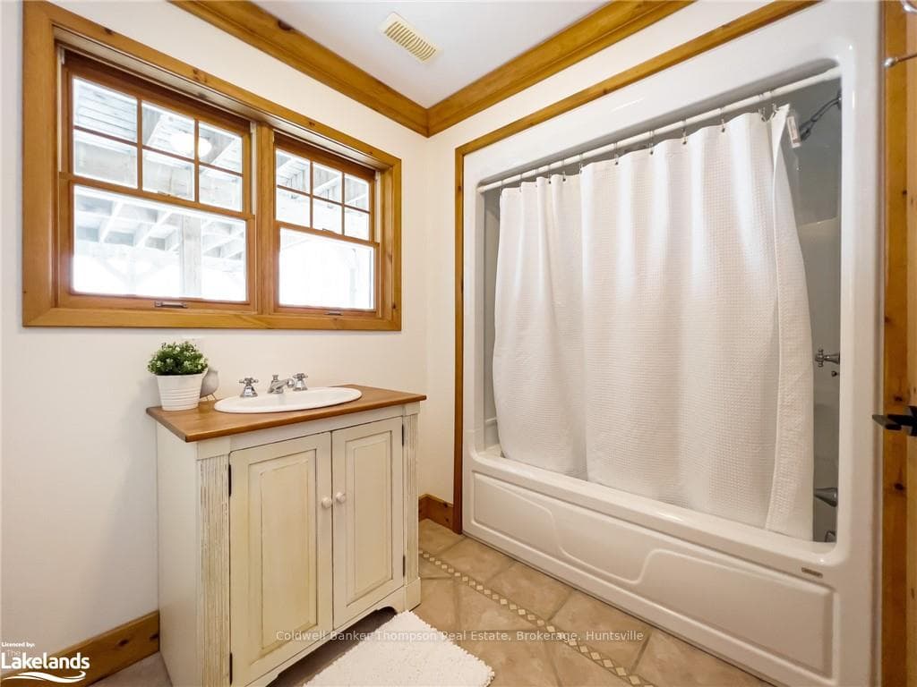 1216 GOLF COURSE Road photo 32